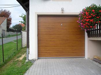 Sekční garážová vrata